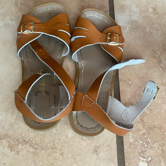 Salt Water Sandals - Little Kid Size 1 - Picture 7 of 11